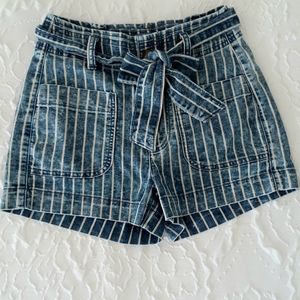 American Eagle striped shorts